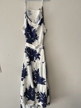 L Sleeveless Scoop Neck Floral Tie Back Maxi Dress White Navy Blue Backless